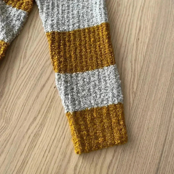 🆕Pink Rose Super Soft Striped Sweater L🆕 - Picture 5 of 10